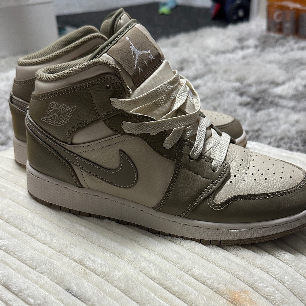Nike Women's Sneakers in Olive and Cream